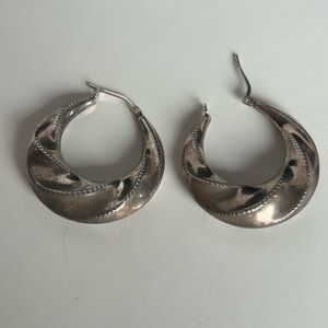 925 Silver Puffy Textured Hoop Crescent Earrings marked 925 Jordan MOM Classy